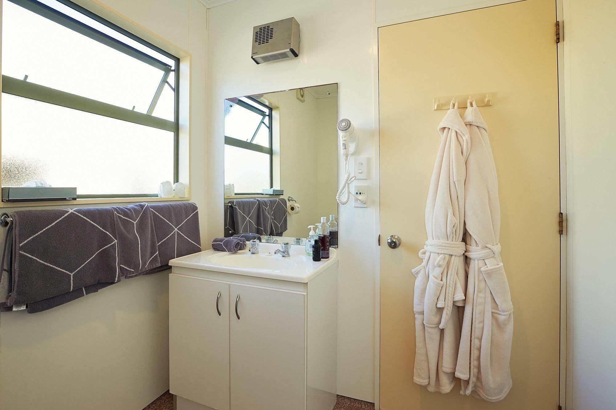 Bay Motel 3*